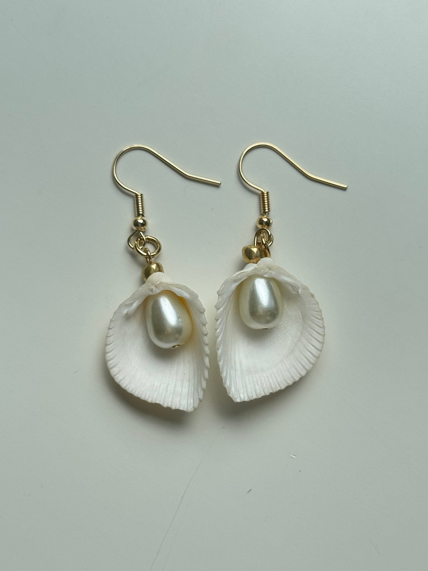 shell teardrop pearl earrings