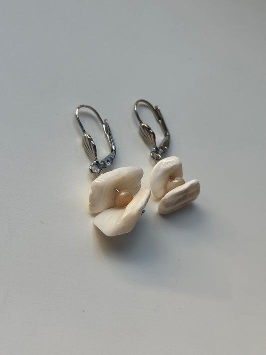 clam earrings