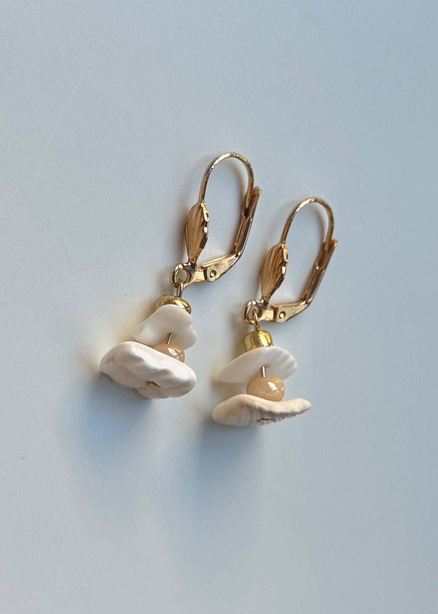 clam earrings