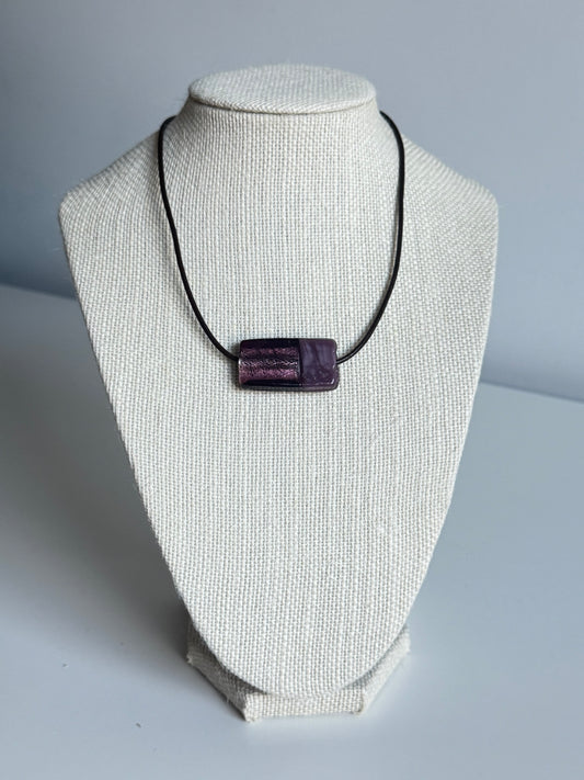 verre violet choker