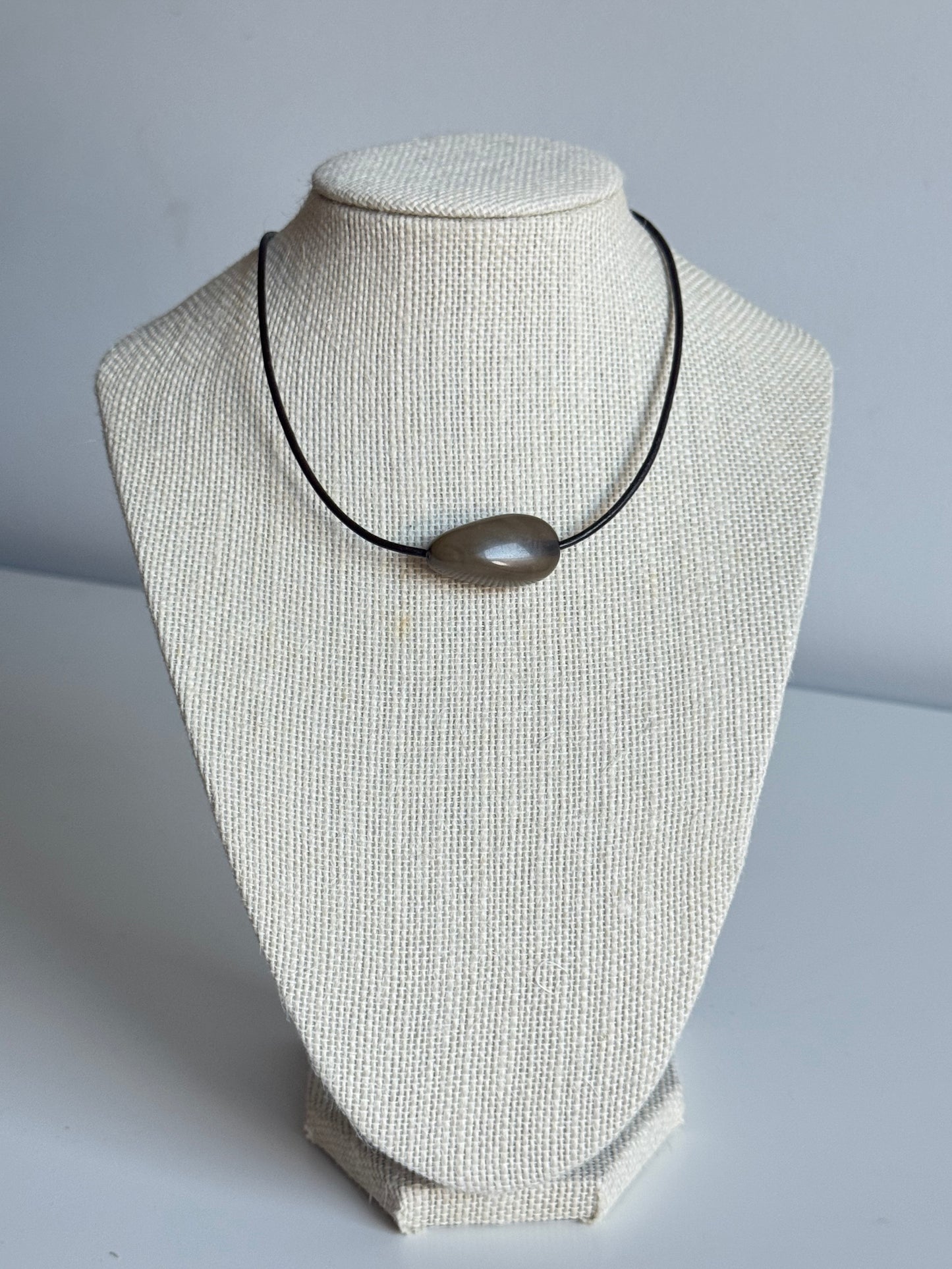 gris choker